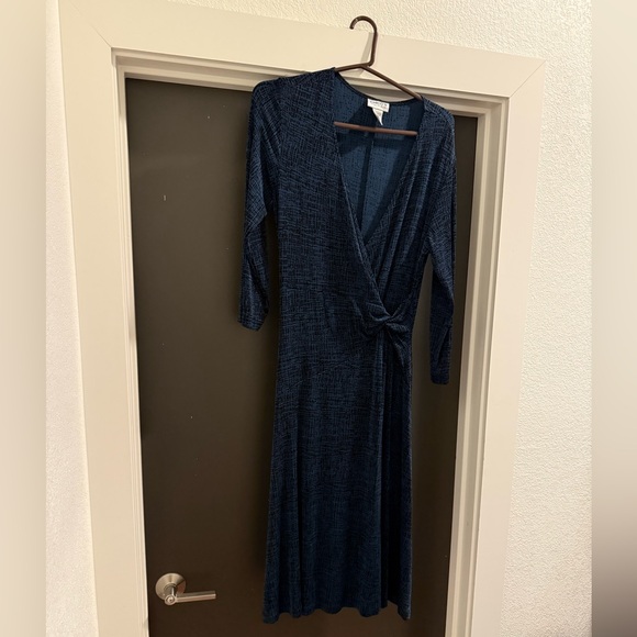 Chico's Size 1 Blue & Black Travelers Midi Dress - Picture 1 of 3
